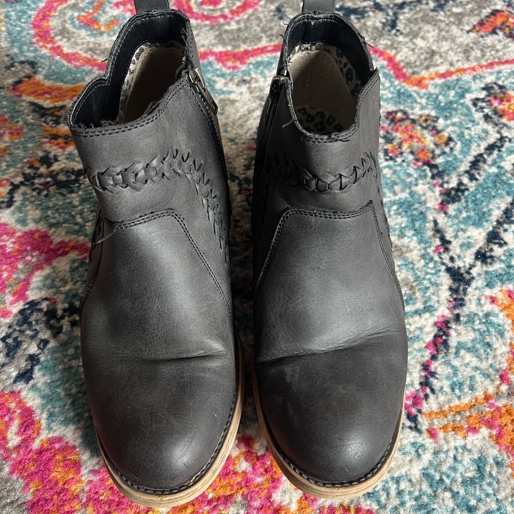 Billabong Black Leather Ankle Boots